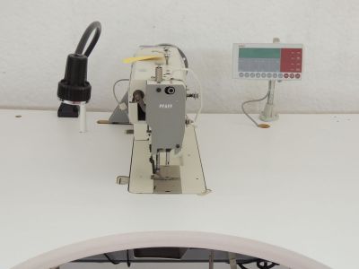 used Pfaff 1243-712/02-900 - Sewing