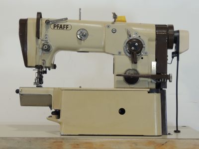PFAFF 837-706-81-900-51  usata Macchine da cucire