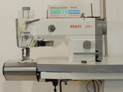 PFAFF 3701-4-01  usata Macchine da cucire