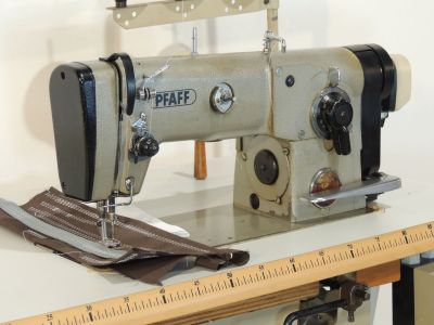 used PFAFF 418-716-900 - Sewing