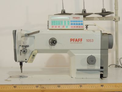 PFAFF 1053-8-31-900-24-910-06-911-37-BS  usata Macchine da cucire