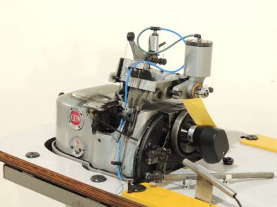 TITAN 2500-AG  usata Macchine da cucire