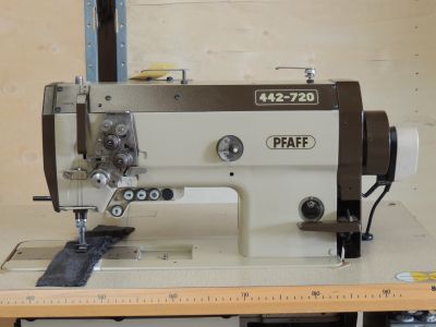 used PFAFF 442-720-900 - Sewing