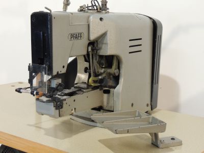 PFAFF 3306-7-01-B  usata Macchine da cucire