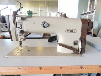 Pfaff 483-900  usata Macchine per cucire