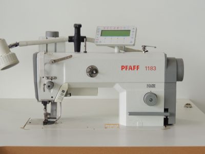 Pfaff 1183-8/93-900/24-910/06-911/37-948/51 BS   usata Macchine da cucire