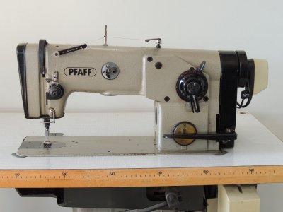 PFAFF 438-900  usata Macchine per cucire